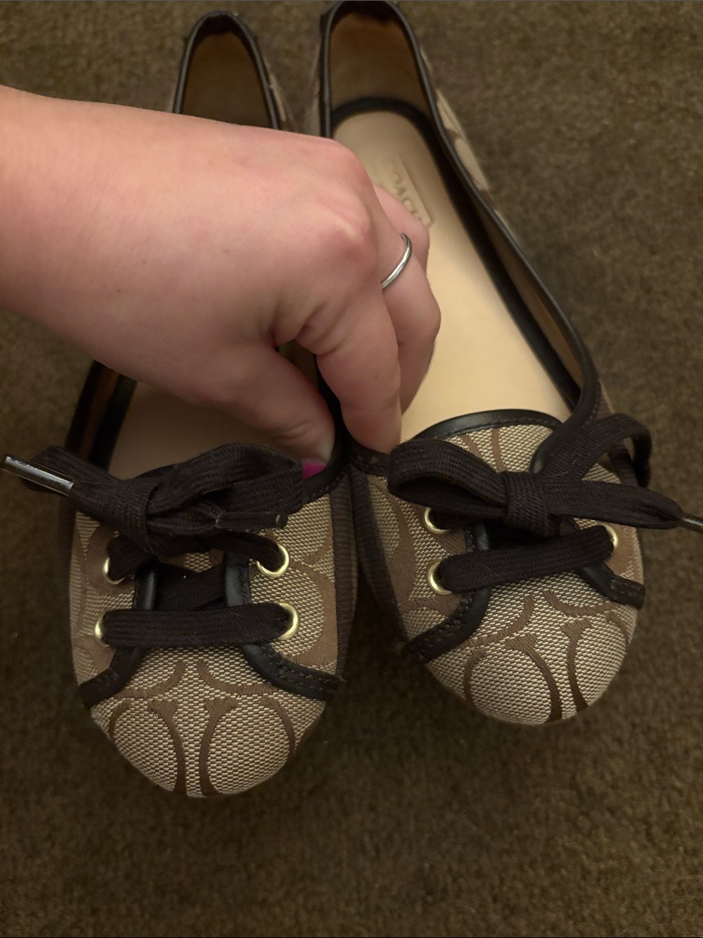 Coach Tan Brown Signature Bow Ballet Flats - Picture 3 of 5